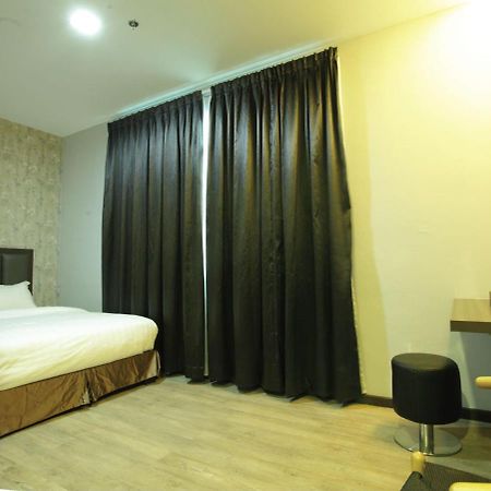 Eatern Hotel Batam Esterno foto