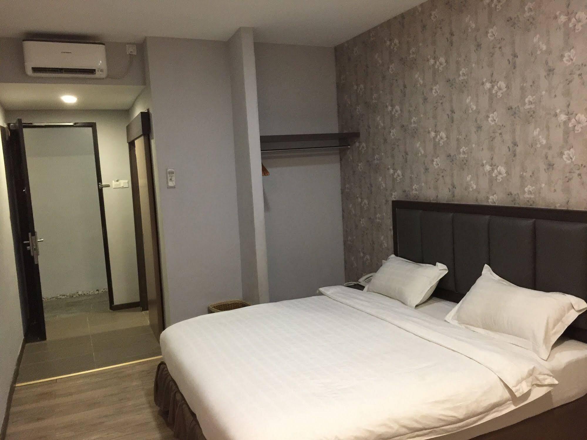 Eatern Hotel Batam Esterno foto